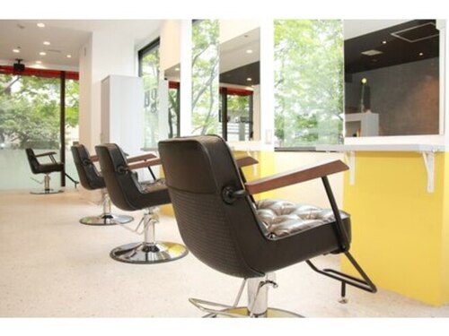 アグ ヘアー トミー 高宮駅前店(Agu hair tommy)(福岡県福岡市南区高宮5-1-1 ピア高宮2F)