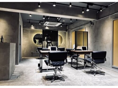 プラグ ヘアーデザイン(PLUG hair design)(福岡県福岡市中央区大名1-8-42エトス大名3F)