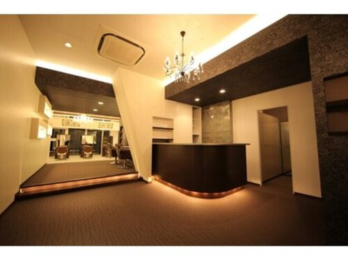 フレアジェネラス(FLEAR generous)(福岡県福岡市中央区天神2-3-25 天神ZEROビル3F)