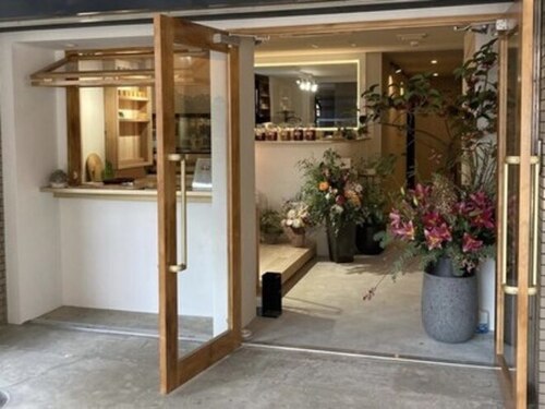 ラジット(L'AJITTO)(福岡県福岡市中央区渡辺通5-1-5 アローマンション105-1F)