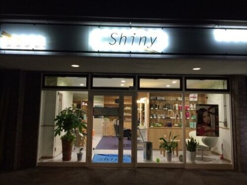 シャイニー(Shiny)(福岡県春日市大土居1-36 リブ春日102)