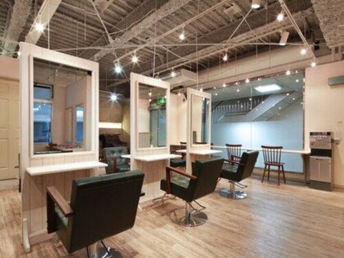 アグ ヘアー ガーデン 熊本下通店(Agu hair garden)(熊本県熊本市中央区手取本町4-7 マルタ號下通ビル3階A号)