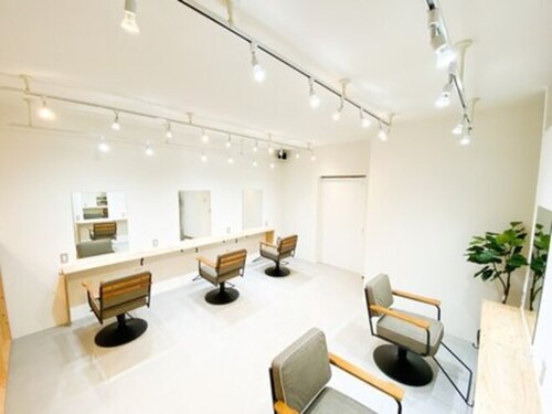 アグ ヘアー ボーテ 大在店(Agu hair beaute)(大分県大分市大在中央1-3-12 102)